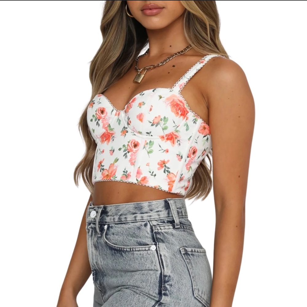 White Fox Floral Top - Picture 5 of 5